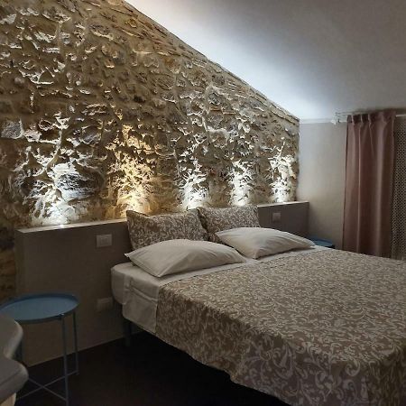 Bed and Breakfast Lo Scarabeo Casale di Pari Экстерьер фото