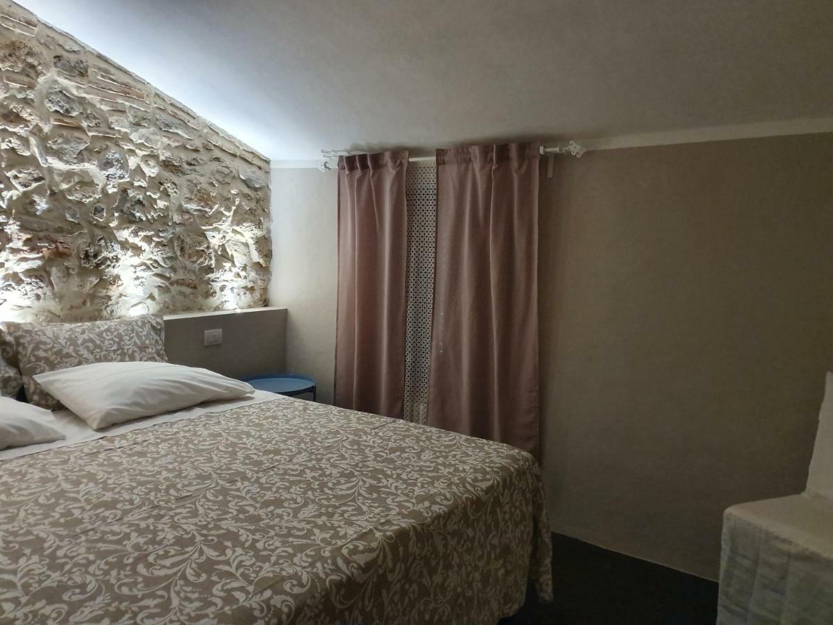 Bed and Breakfast Lo Scarabeo Casale di Pari Экстерьер фото