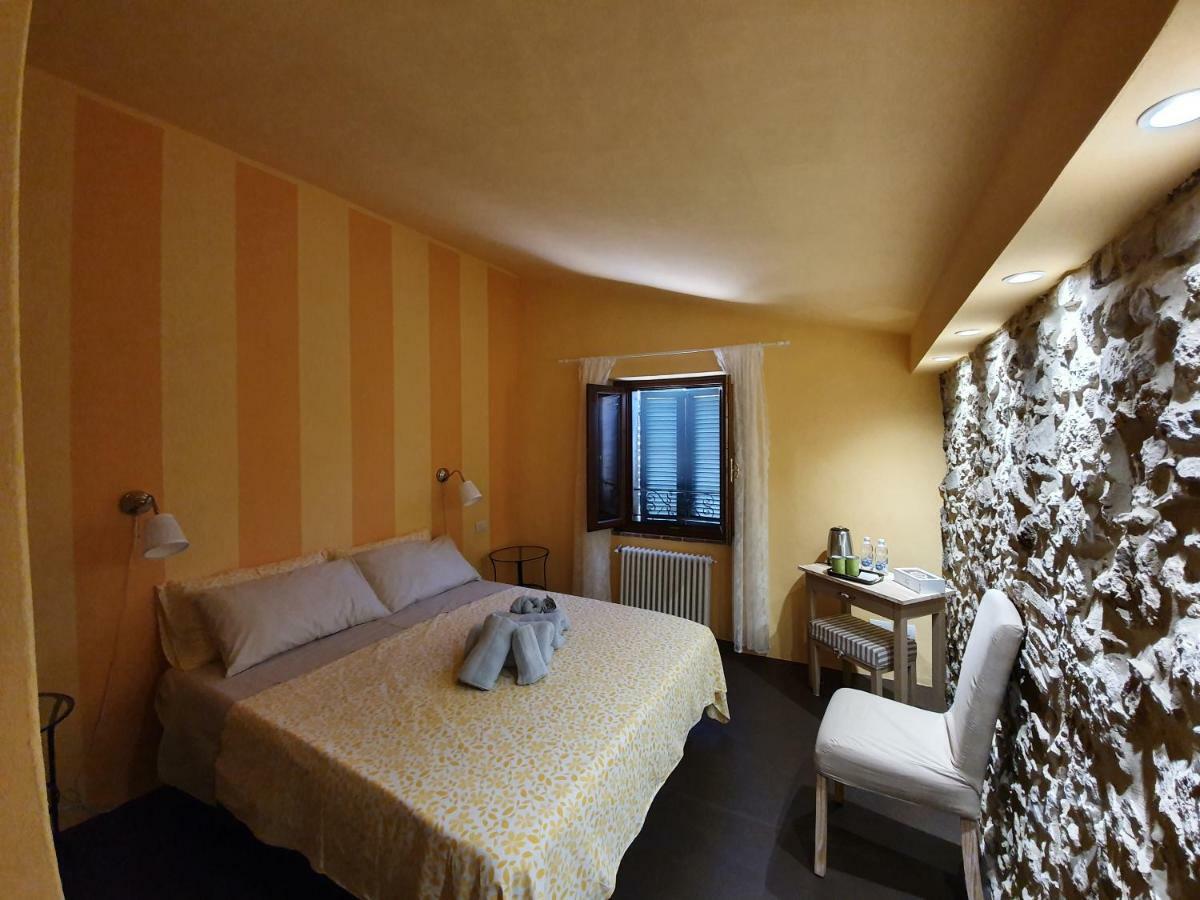 Bed and Breakfast Lo Scarabeo Casale di Pari Экстерьер фото