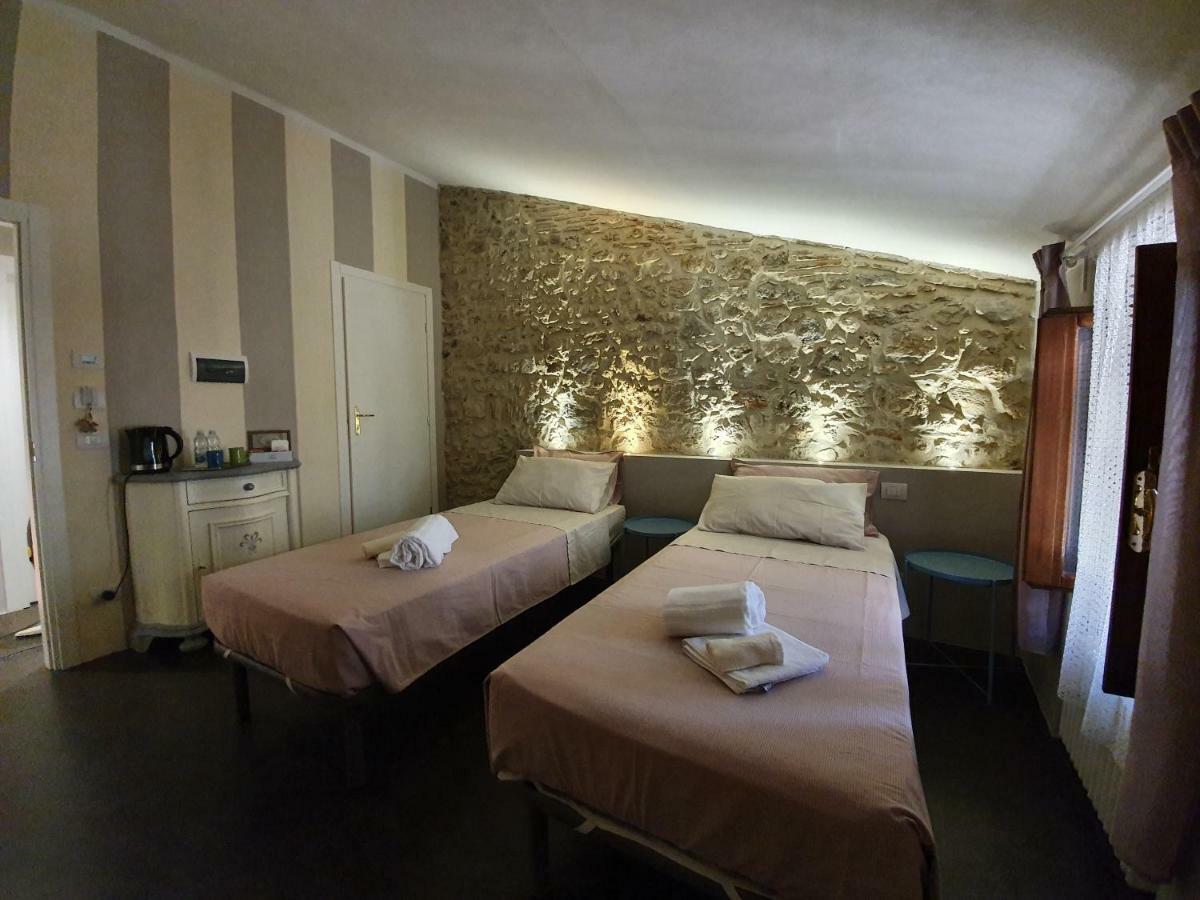 Bed and Breakfast Lo Scarabeo Casale di Pari Экстерьер фото